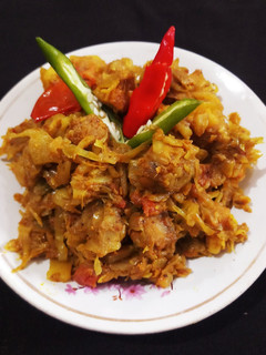মাংস দিয়ে বাঁধাকপি(Mangsho diye badhakopi recipe in bengali) রেসিপির প্রধান ছবি