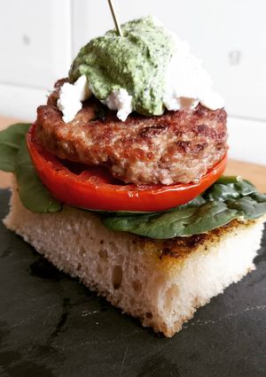 Una foto de Hamburguesa genovesa en focaccia