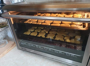 Una foto de Galletas de mantequilla sabor naranja de Rommy