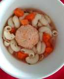 Sopa de coditos con albóndiga de pollo 🍵