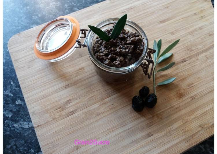 Créer des étapes Tapenade d&#39;olives noires à la maison