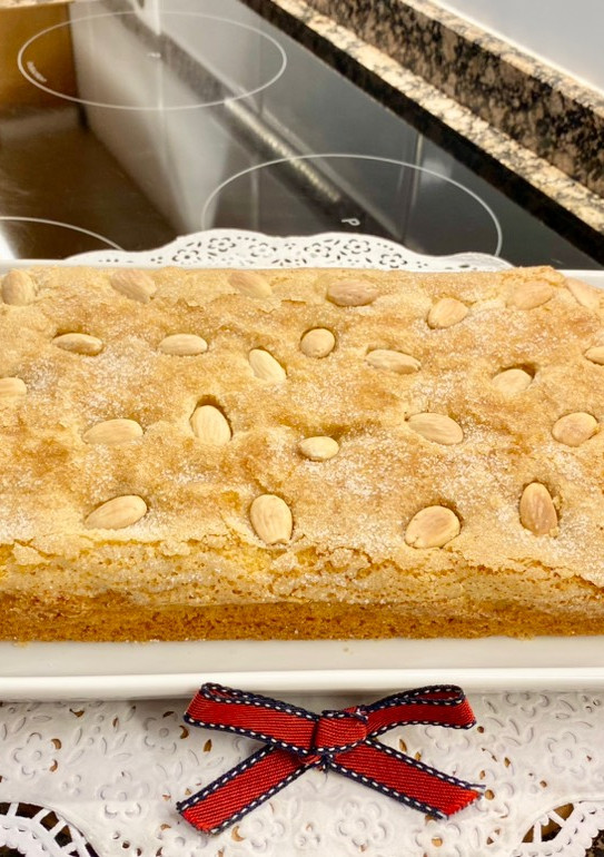 Una foto de Torta de San Juan con aceite de oliva y anís