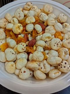 मखाना नमकीन (Makhana Namkeen recipe in Hindi) रेसिपी मुख्य फोटो