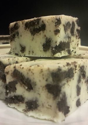 A picture of AMIEs OREO FUDGE.
