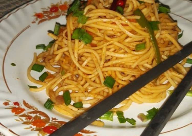 Steps to Cook Yummy Chilli Garlic Noodles