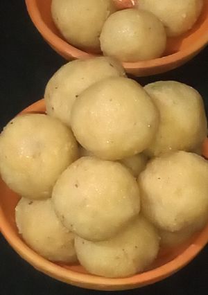 ক্ষীরের নারকোল নাড়ু (Kheerer Narkole Naru Recipe In Bengali) রেসিপির প্রধান ছবি