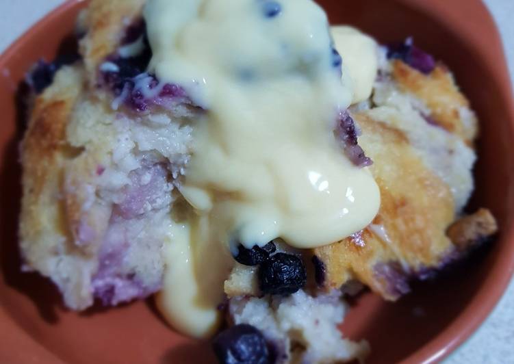 Simple Way to Prepare Homemade Berry Bread Pudding