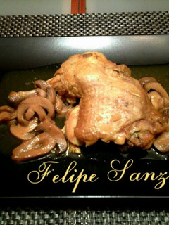 Una foto de Pollo en salsa de mango con champiñon
