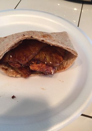 A picture of Chicken Teriyaki Pitas.
