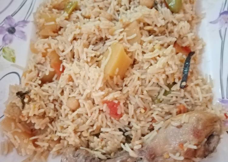 Step-by-Step Guide to Make Award-winning Chana aloo chicken pulao