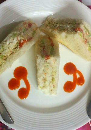 A picture of Mayonies sandwich.