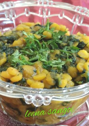 A picture of Palak Chana dal.