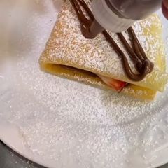 A picture of 3 ingredients crepes.