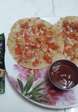 રવા ના ઉત્તપમ (Rava Uttapam Recipe In Gujarati) રેસીપી મુખ્ય ફોટો