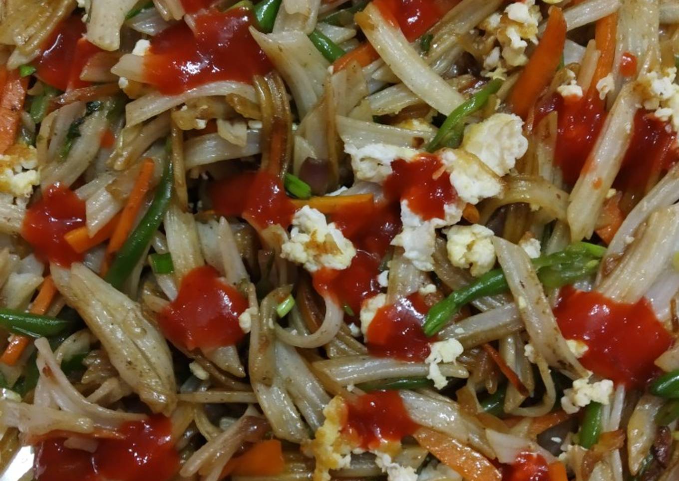 Veg egg chicken pasta