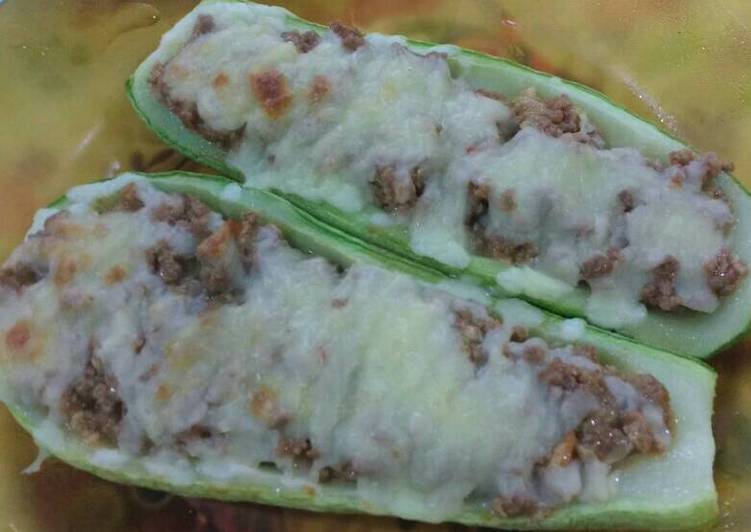 Abobrinha Recheada com Queijo e Carne Moída - Tudogosreceitas