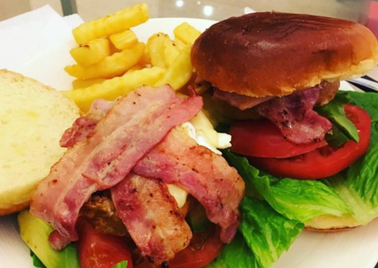 Recipe of Favorite Pork and Chorizo burger with Brie and Bacon