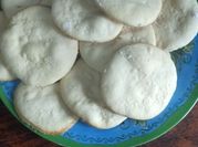 Una foto de alfajor de maicena con harina 000