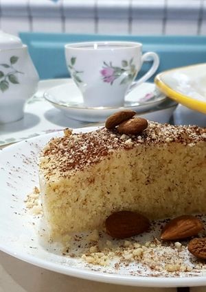 Foto di Torta allo yogurt e granella di mandorle (gluten free)