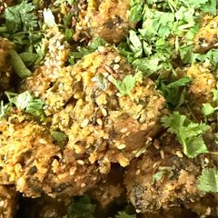 A picture of Patra Dhokla.