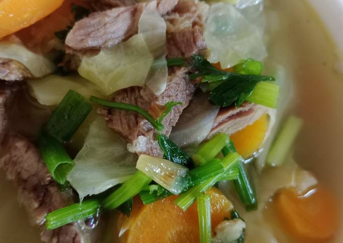 Sop Daging Bumbu Pala