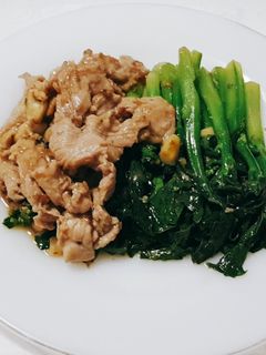 รูปของ หมูผัดน้ำมันหอยคะน้าฮ่องกง