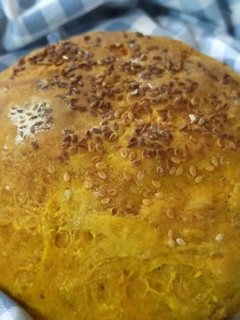 Foto di Pane alla curcuma con sesamo