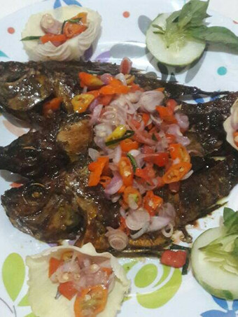 Anti Ribet, Bikin 14. Ikan Bakar Sambal Matah khas Bali Praktis
