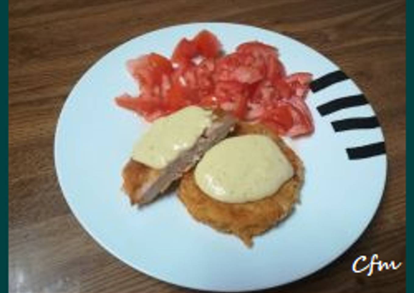 Hamburguesa de pollo con salsa de plátano picante