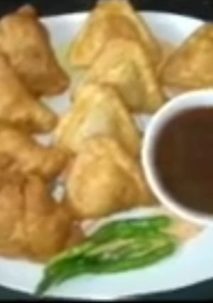 સમોસા (Samosa recipe in Gujarati) રેસીપી મુખ્ય ફોટો