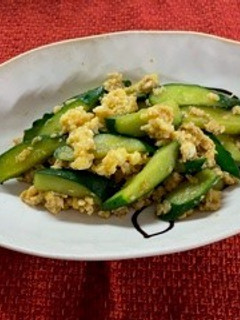 A picture of Stir-fried cucumber and egg.