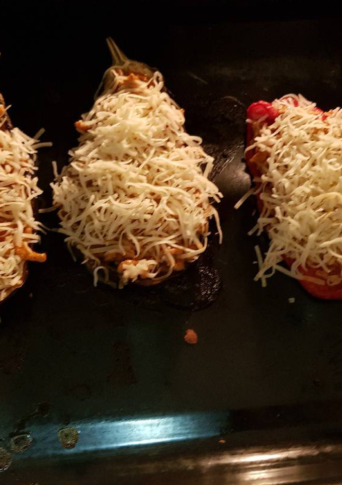 Una foto de Berenjenas y pimientos rellenos