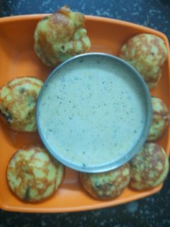 முட்டை கார குழிபணியாரம் (muttai kaara paniyaram recipe in Tamil) செய்முறை முக்கிய புகைப்படம்
