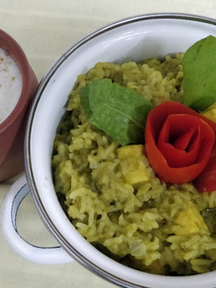 પાલક પનીર ખીચડી (Palak Paneer Khichadi Recipe In Gujarati) રેસીપી મુખ્ય ફોટો