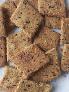 Una foto de Galletitas saladas de maíz y harina integral