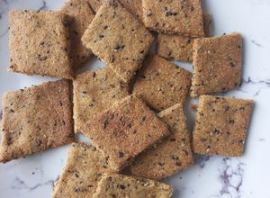 Una foto de Galletitas saladas de maíz y harina integral