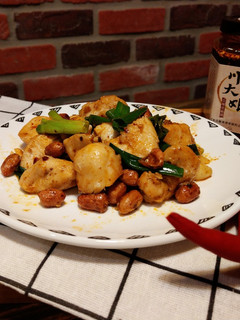 孩子的爸料理中!!宮保雞丁│川大娘廿味辣椒醬│ 的食譜成品照片