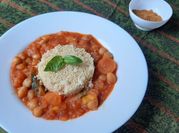Una foto di cous cous ceci