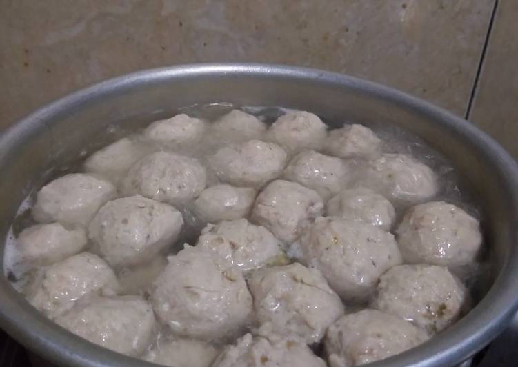 Langkah Mudah untuk Membuat Bakso ayam mix sapi🐔🐄, Menggugah Selera