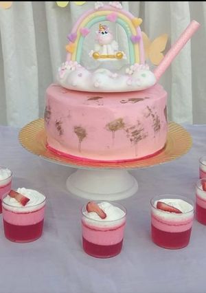 Una foto de Postresitos de frutilla🍓 Riquísimos