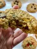 Soft Oatmeal and Chocolate Cookies (Easy Oatmeal Cookies)!