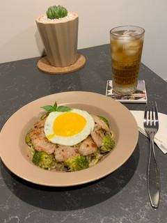 青醬松阪豬義大利麵(花椰菜青醬) 的食譜成品照片