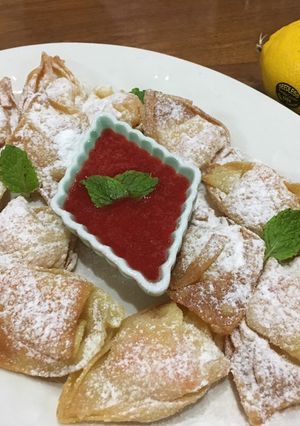 Foto resep Pangsit mangga dengan saus strawberry