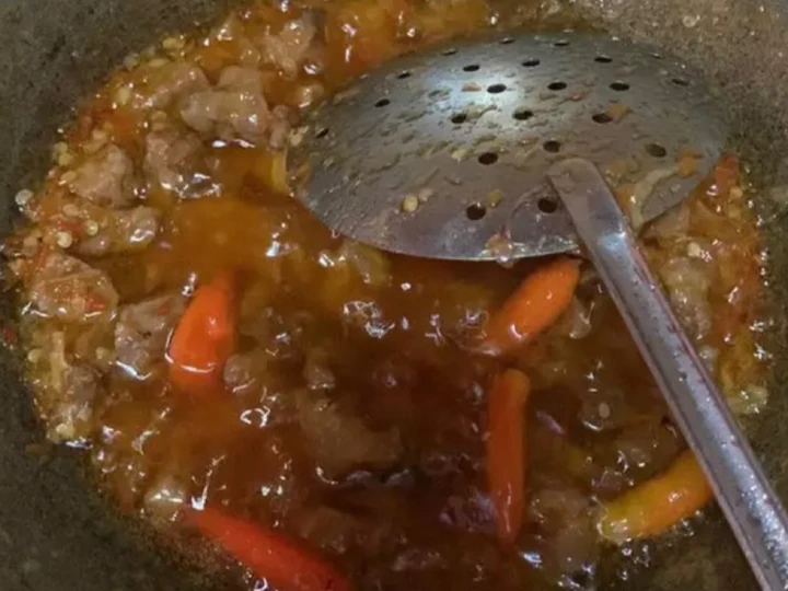 Langkah Gampang Membikin Resep Oseng oseng mercon daging sapi yang Sempurna Anti Ribet, Uenak Banget