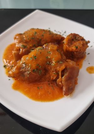Una foto de Pies de cerdo al estilo de hugo