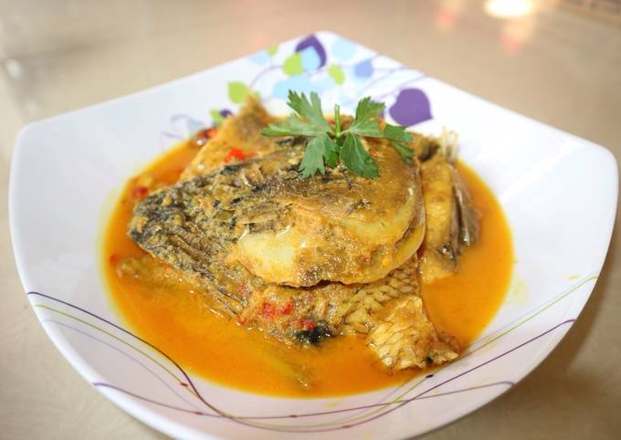 Resep Gurame bumbu kuning kuah santan yang Bisa Manjain Lidah