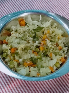 கோஸ் கேரட் பட்டாணி பொரியல் செய்முறை முக்கிய புகைப்படம்