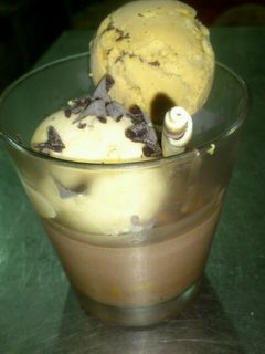 Una foto de Panacota de cacao con dulce de leche 