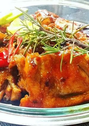 Hình của món Đùi gà rim mặn Hương Rosmarin Vị chanh.