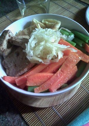 Foto principal de Fideos al miso con verduras y tofu